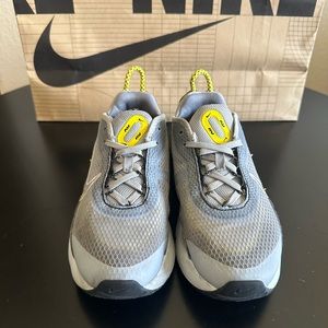 Nike Air Max 2090 Boys Size 2